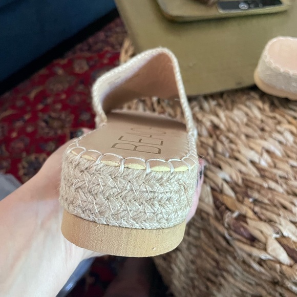 Never been worn slides. Size 10 - Picture 3 of 4